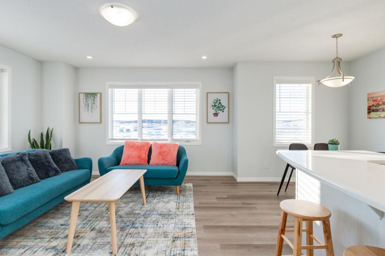 New Home With Ac, Patio And Netflix YYC Kültér fotó